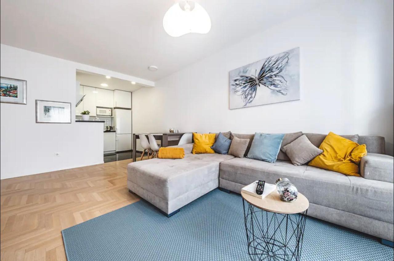 Gold Oasis, Self Service Check-in Apartment